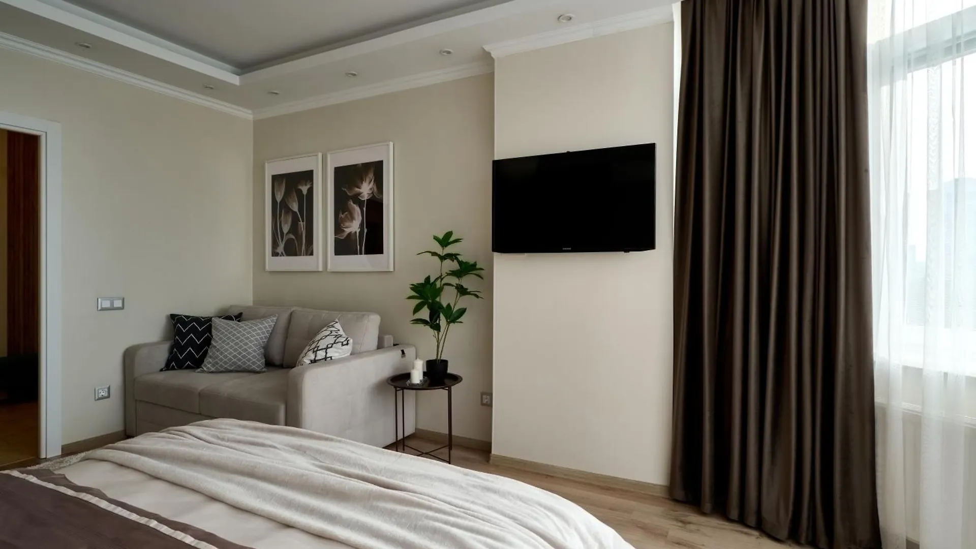 Сozy Kiev Apartment Str Chernovola