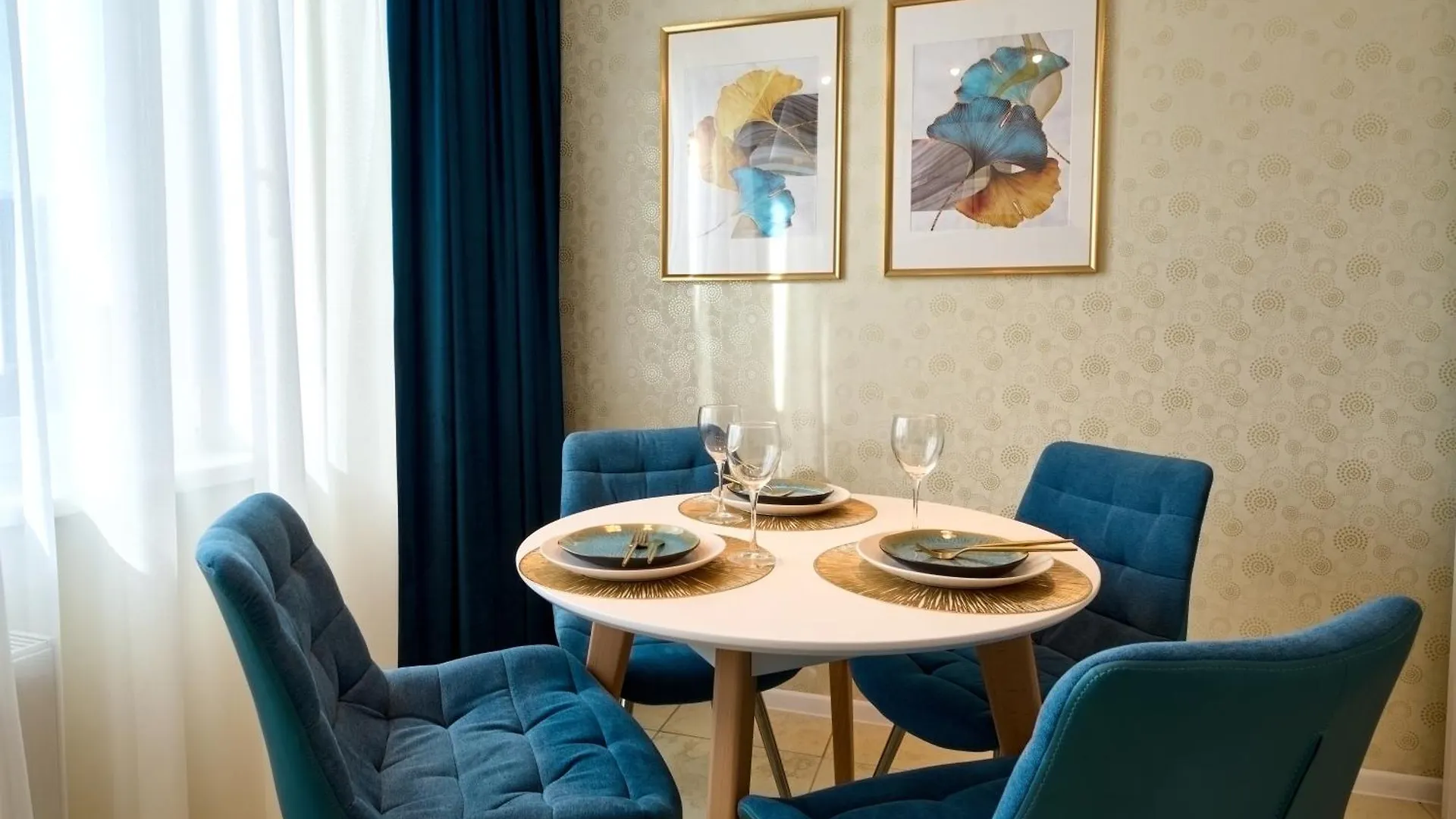 Сozy Kiev Apartment Str Chernovola