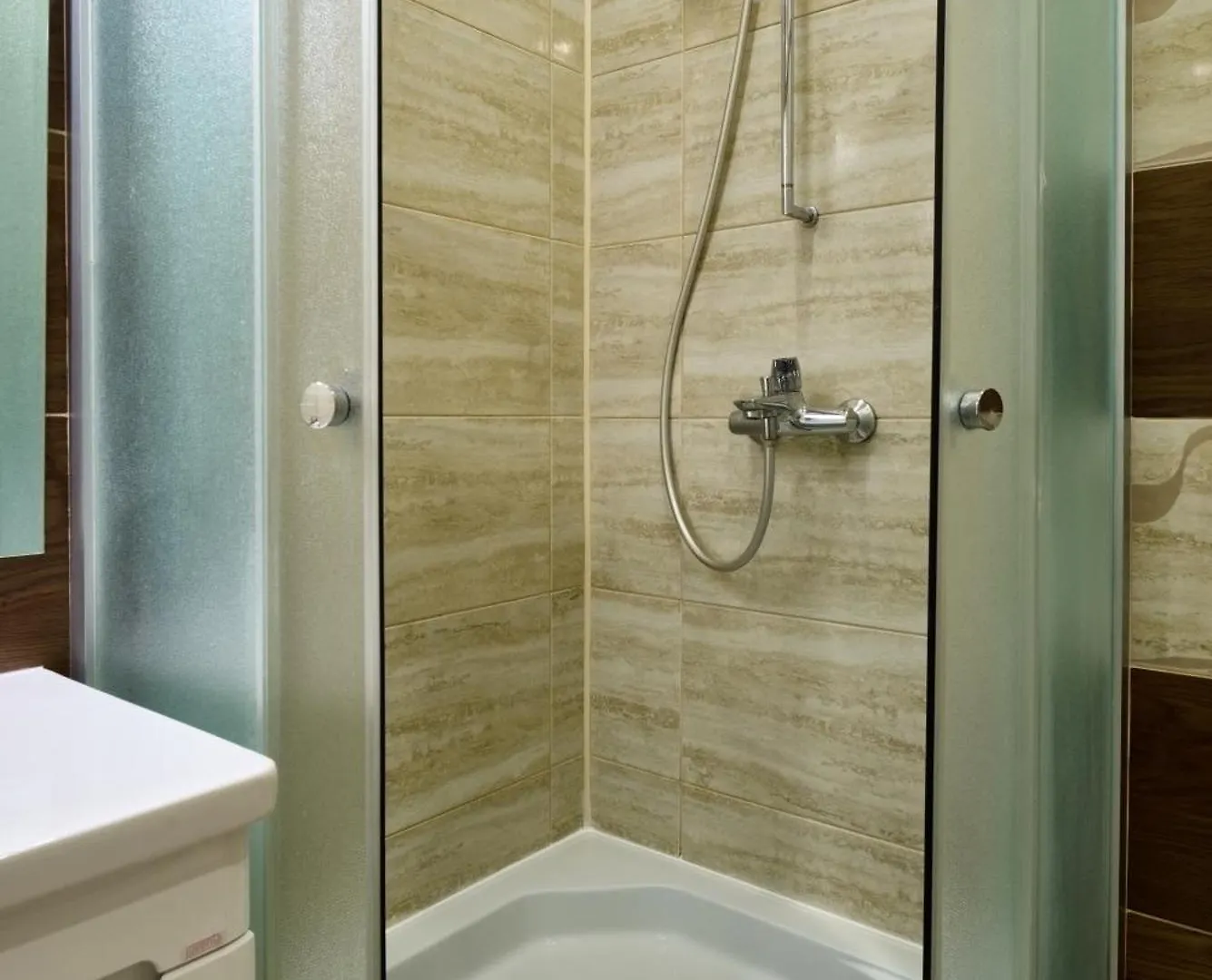 Сozy Kiev Apartment Str Chernovola 0*, Kijev