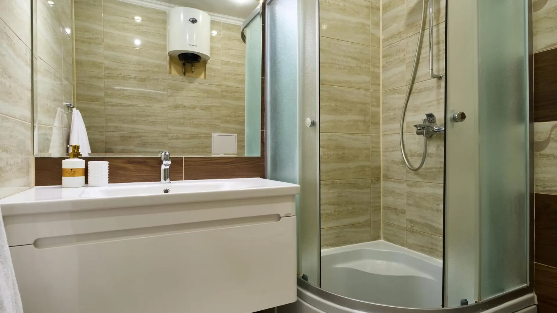 Сozy Kiev Apartment Str Chernovola 0*, Kijev