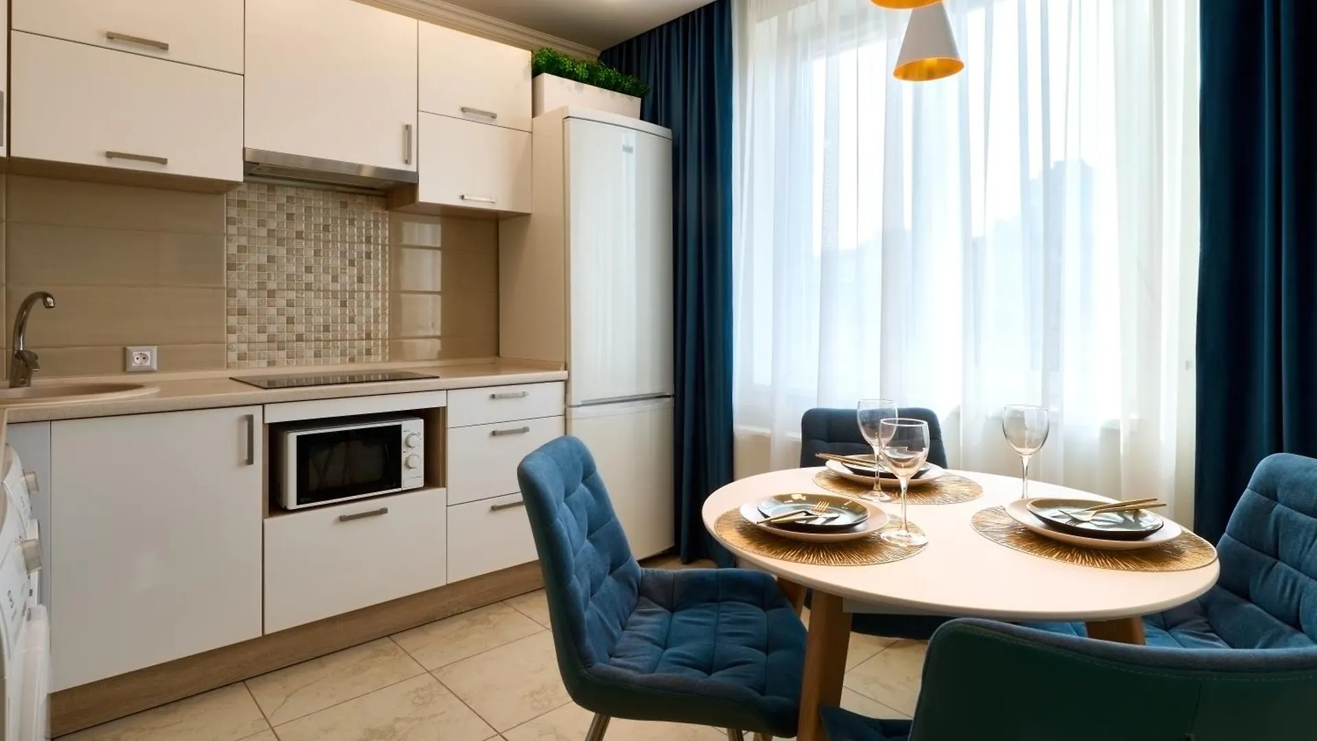 Сozy Kiev Apartment Str Chernovola