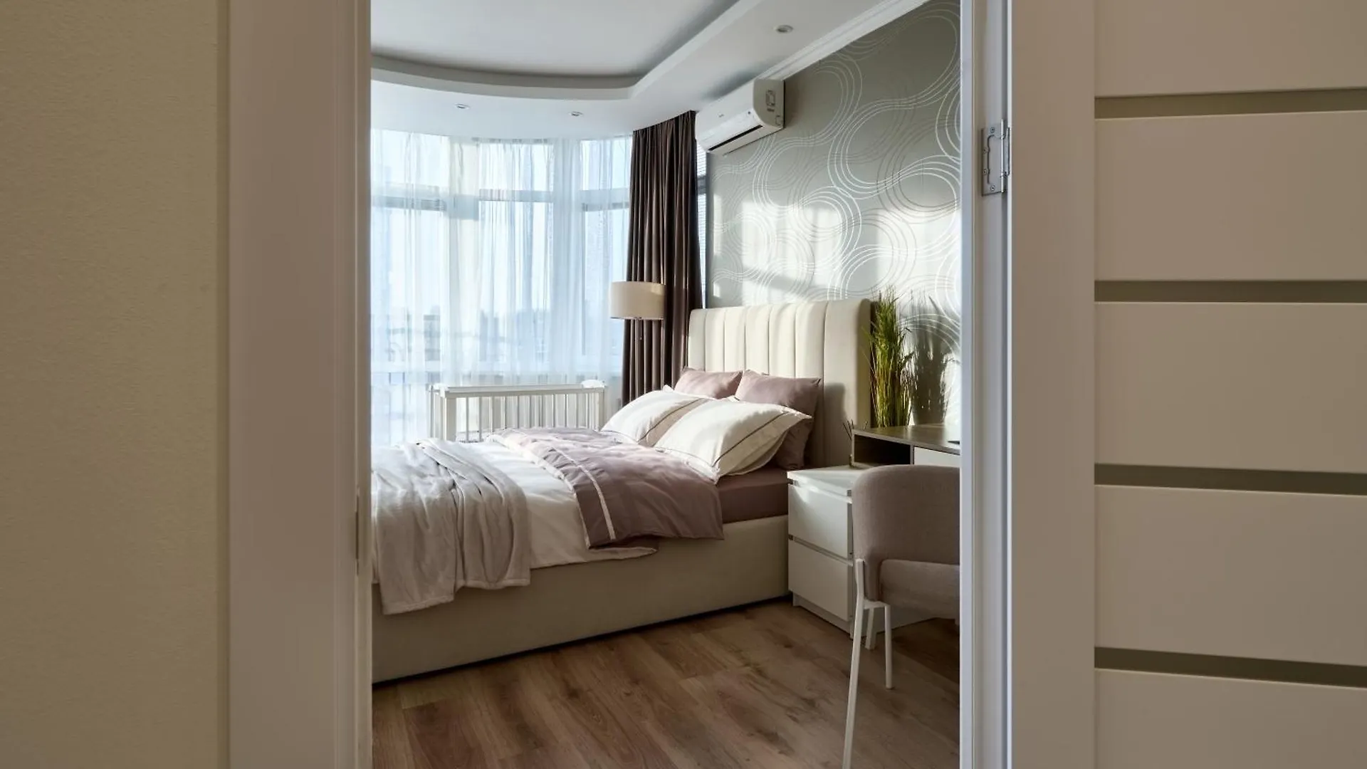 Сozy Kiev Apartment Str Chernovola