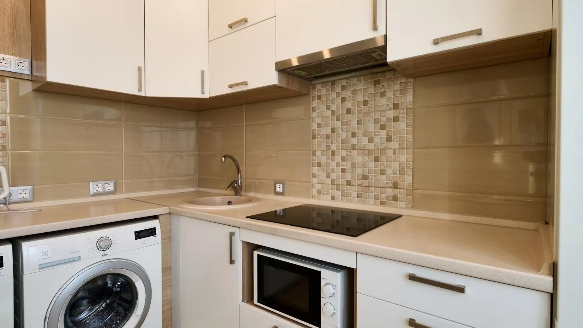 Сozy Kiev Apartment Str Chernovola